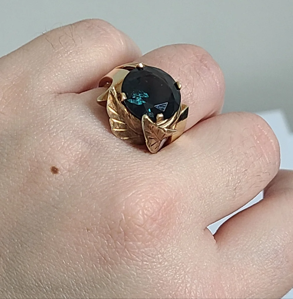 Vintage Bold Luxury 10K Gold Green Tourmaline Greco Roman Leaf Statement Ring - Picture 6 of 10